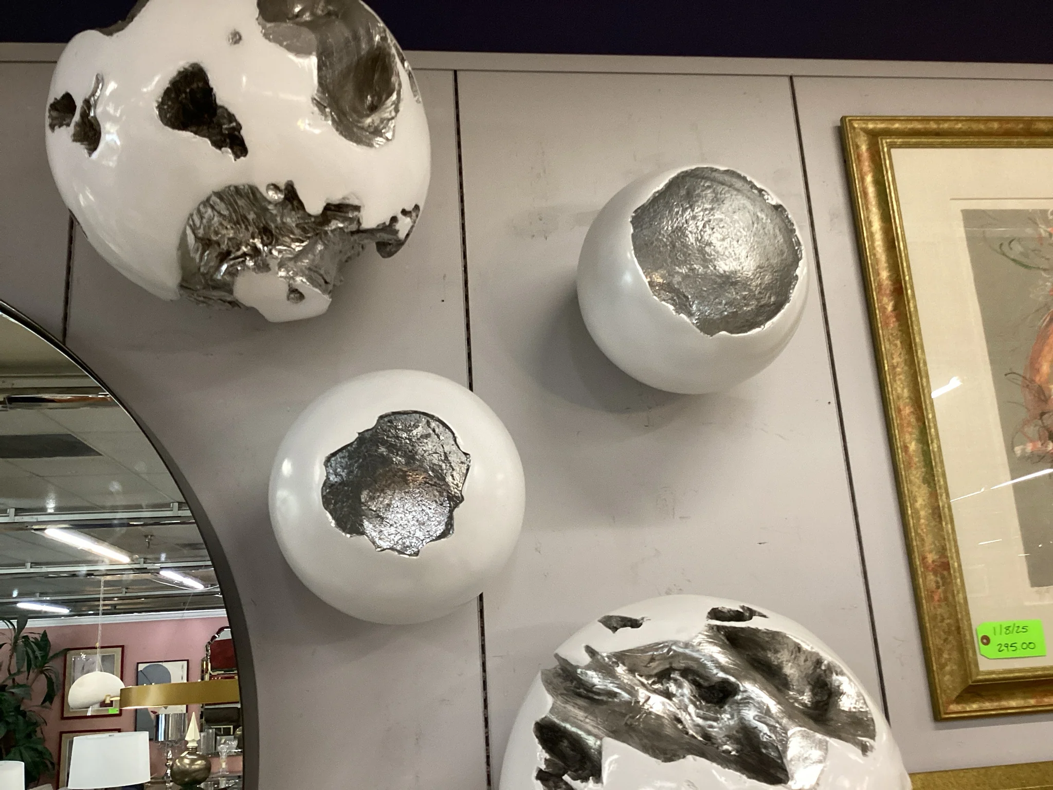 Small White And Silver Ball Wall Hanging - Image 4